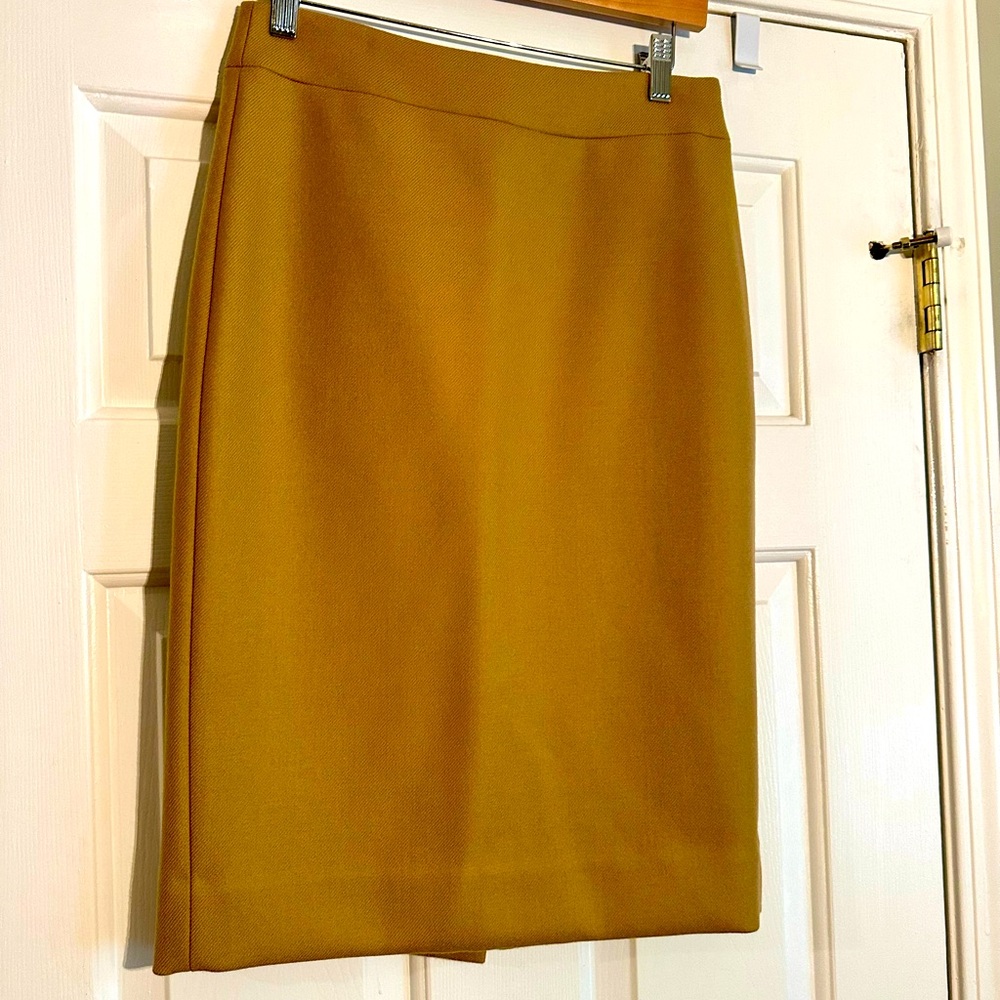 NWT J. Crew Beige No. 2 Pencil Skirt Size 2